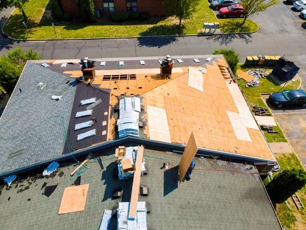 Roofing Replacement Contractors: Ensuring Safety and Compliance