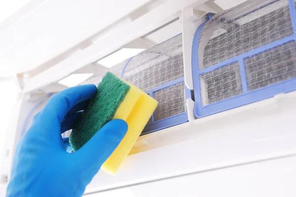 Dealing with AC Breakdowns: A Repair Guide for Homeowners