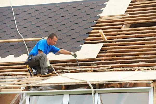 How Seasonal Changes Affect Roof Replacement in Georgetown